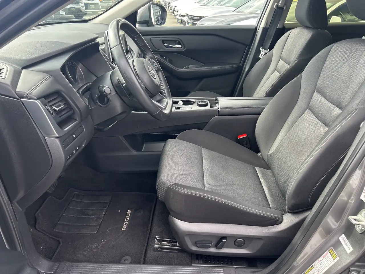 Nissan Rogue снимка Nissan Rogue