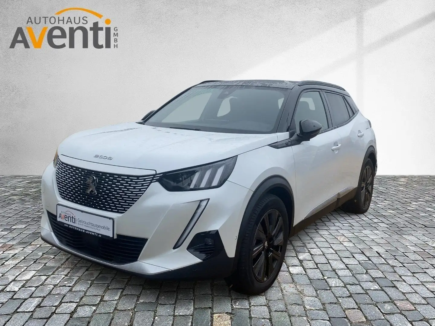 Peugeot 2008 e- GT SHZ SpurH Navi FLA KlimaA LM KAM Weiß - 2