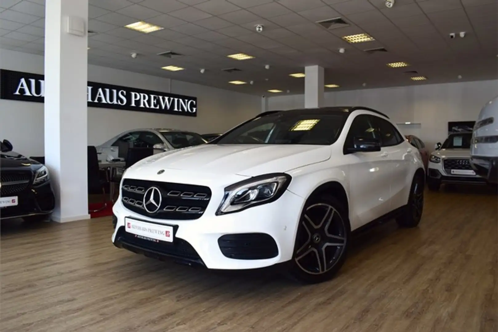 Mercedes-Benz GLA 180 AMG-LINE/PANO/NIGHT/TOTW./MTL.RATE 221,- Blanco - 1