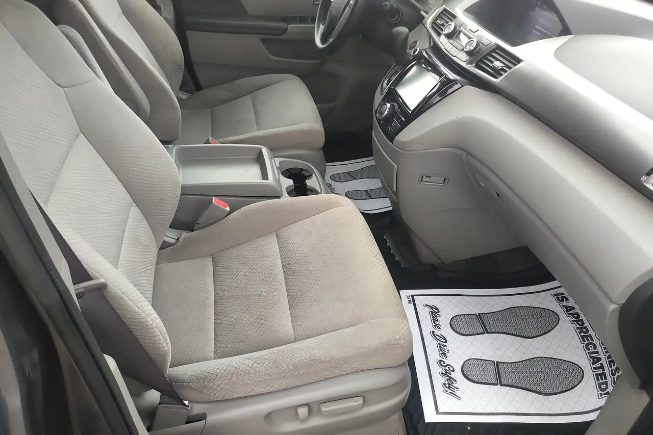 Honda Odyssey снимка Honda Odyssey