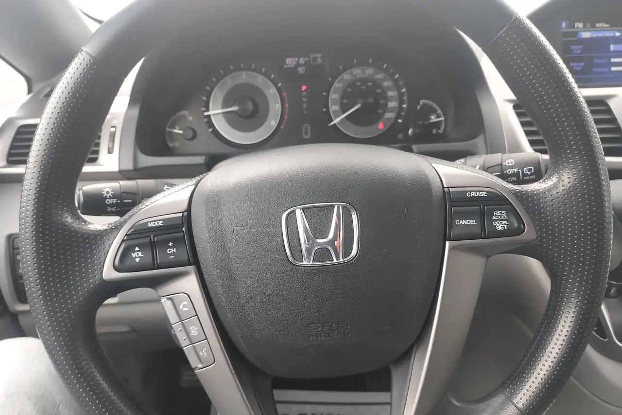Honda Odyssey снимка Honda Odyssey