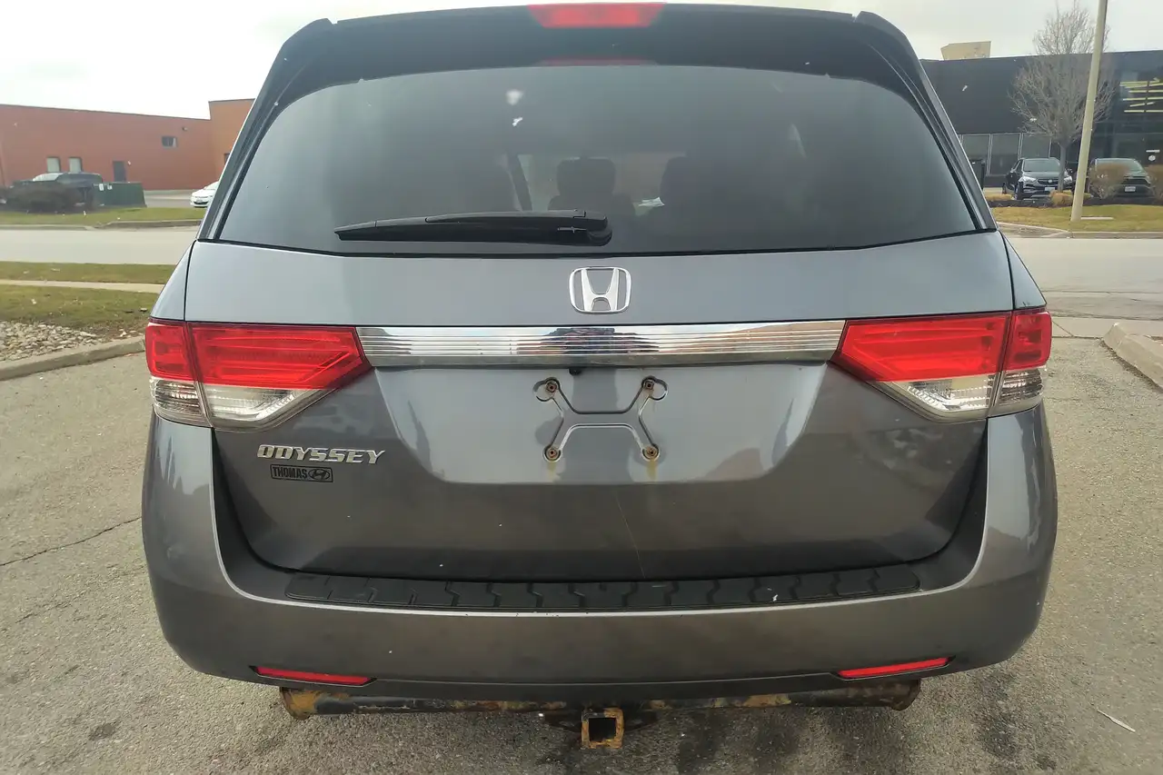 Honda Odyssey снимка Honda Odyssey