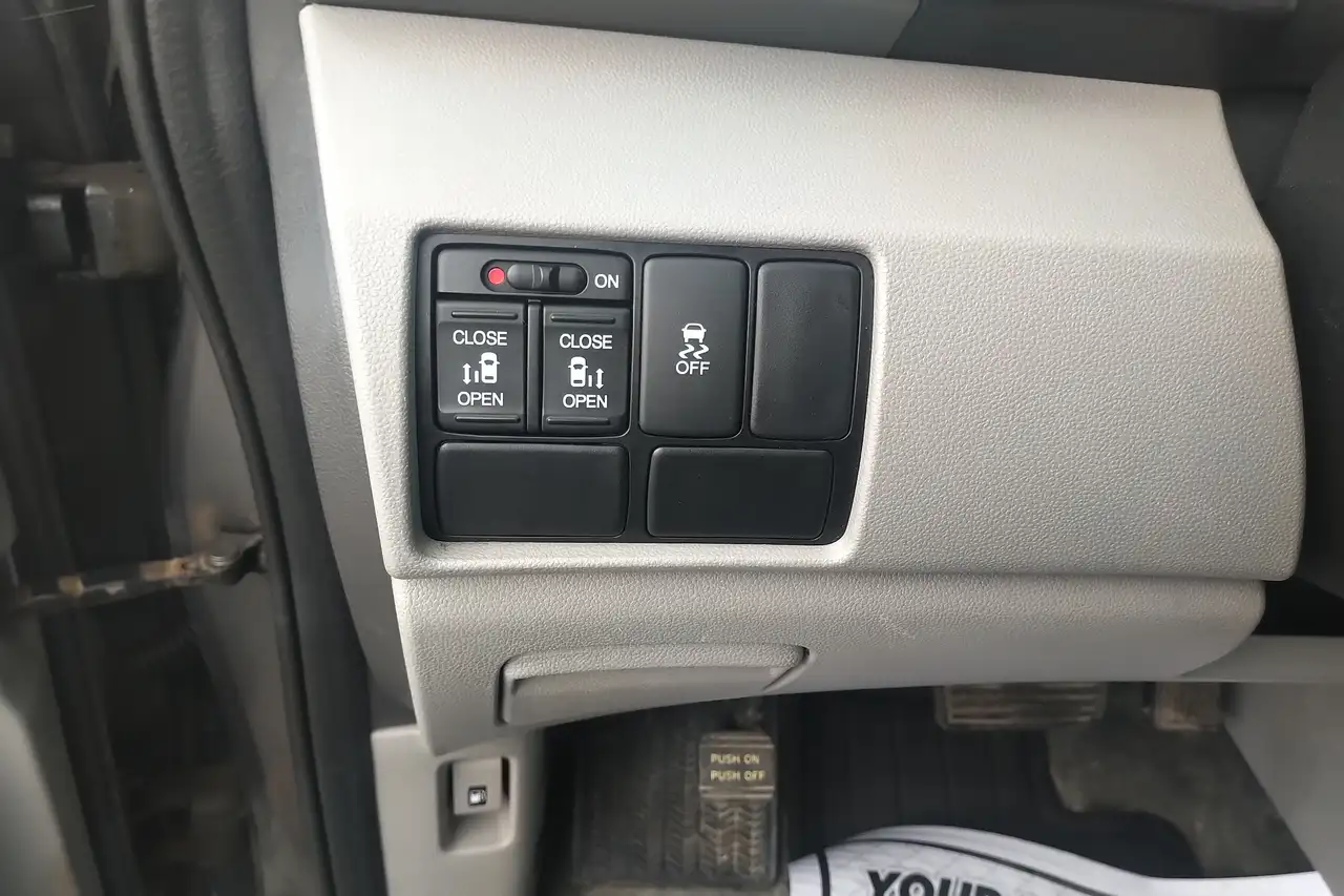 Honda Odyssey снимка Honda Odyssey