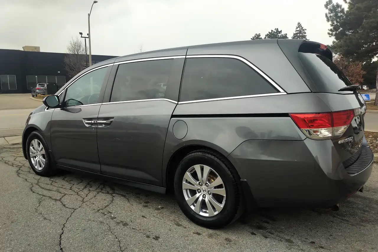 Honda Odyssey снимка Honda Odyssey