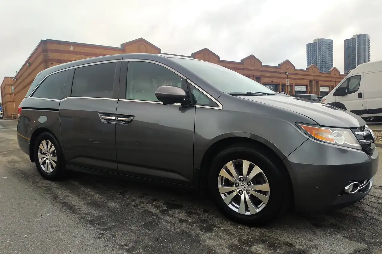 Honda Odyssey снимка Honda Odyssey