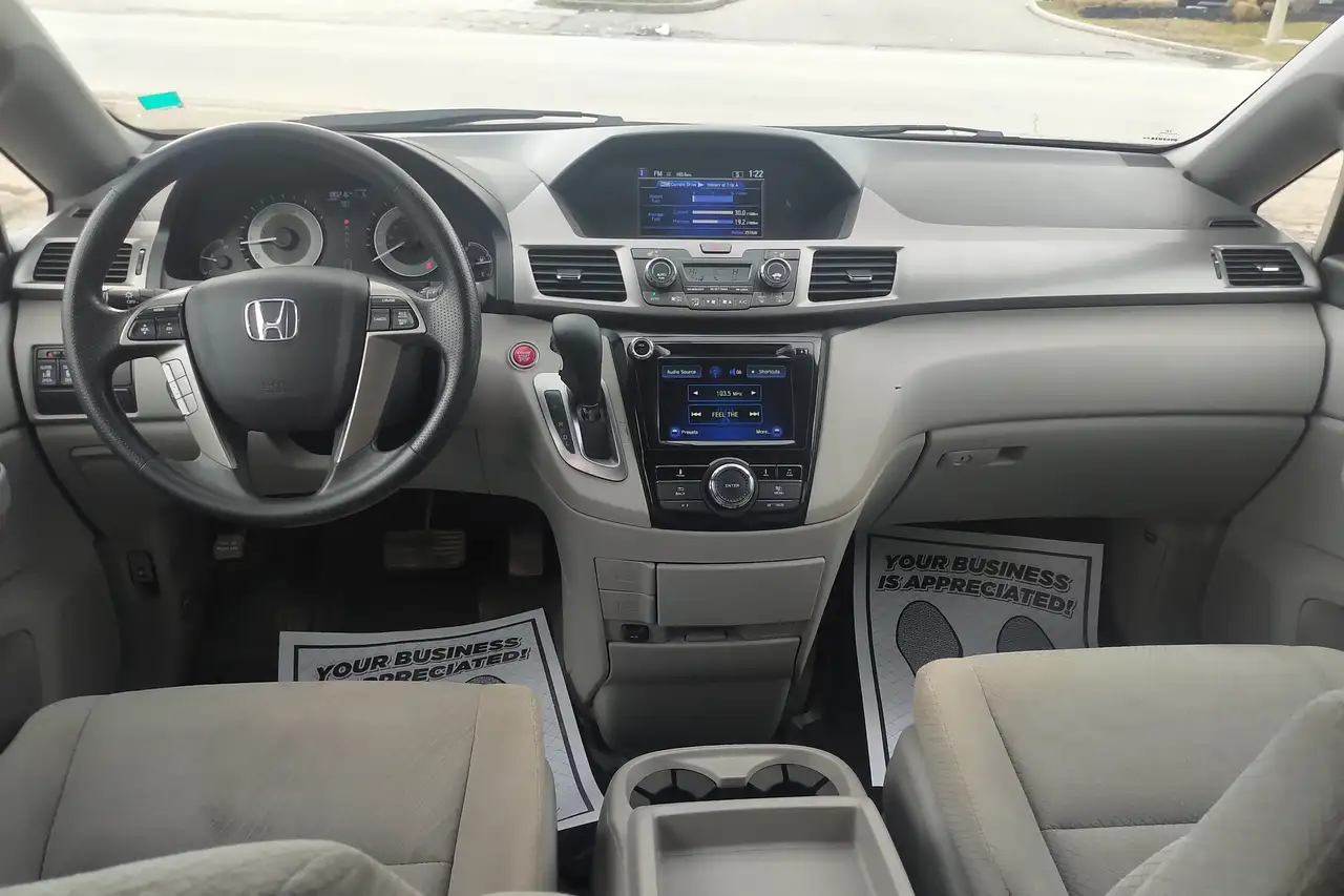 Honda Odyssey снимка Honda Odyssey