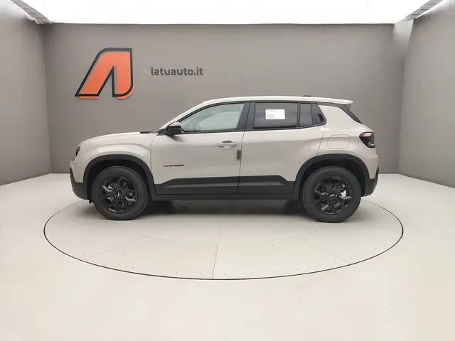Jeep Avenger view 4