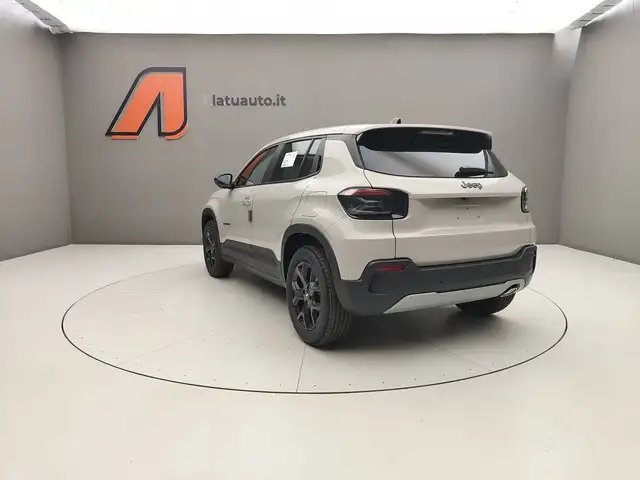 Jeep Avenger view 5