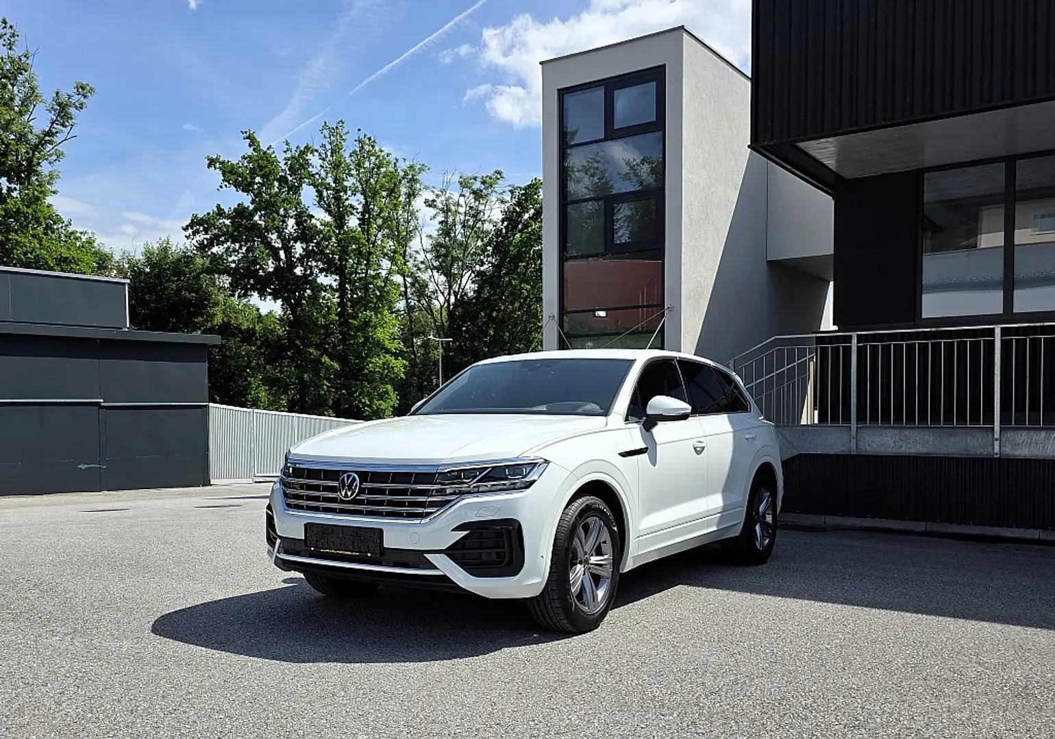 Volkswagen Touareg 4Motion V6 TDI SCR R-Line Aut.; Kamera, AHK, Lu... Weiß - 2
