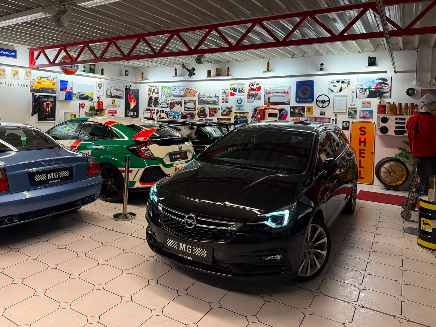 Opel Astra 1.4 Astra Caravan Sport Schwarz - 1