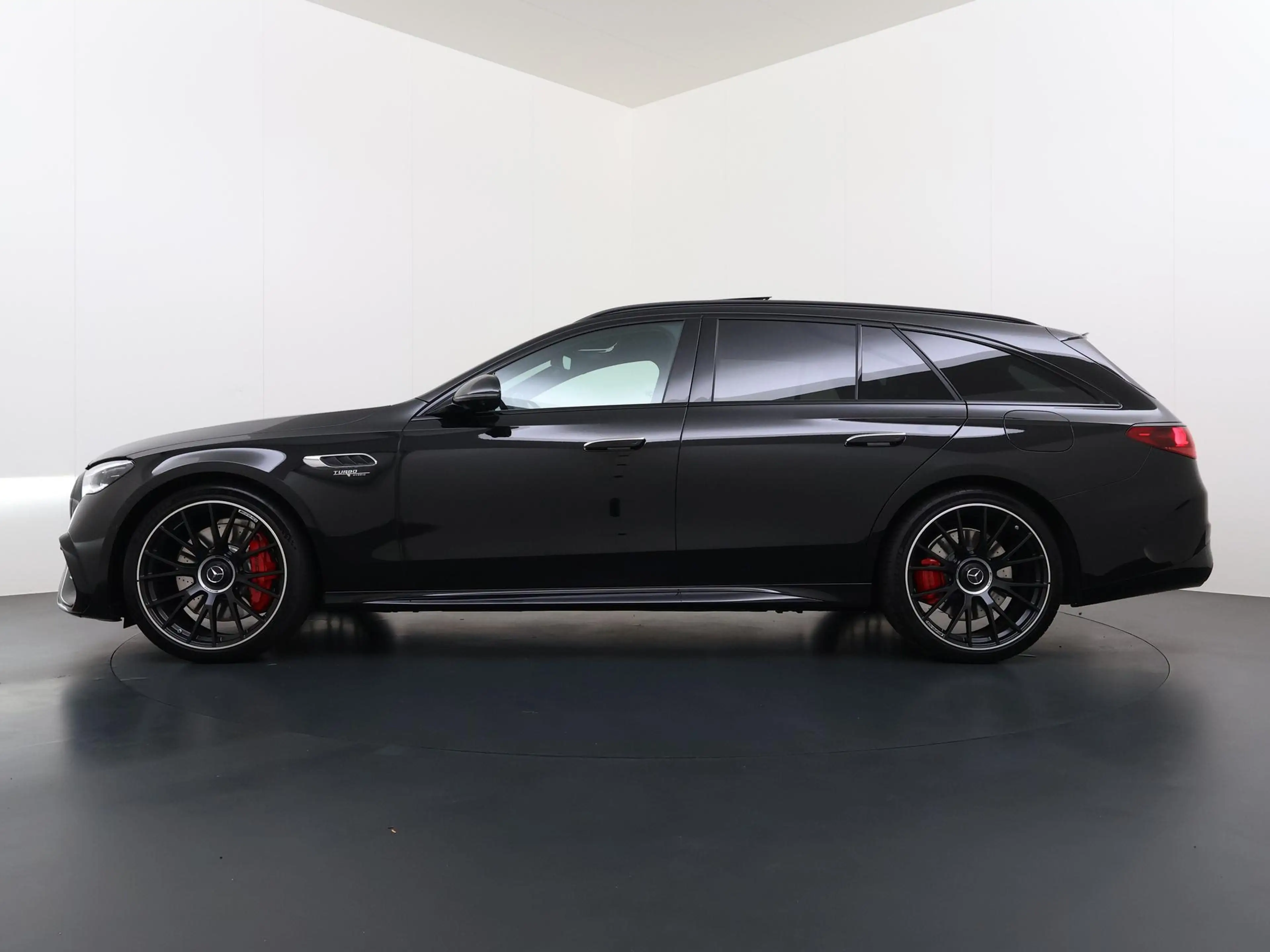 Mercedes-Benz E 53 AMG Estate 4MATIC+ Night Edition klasse 3+ klasse 5 al — photo 3
