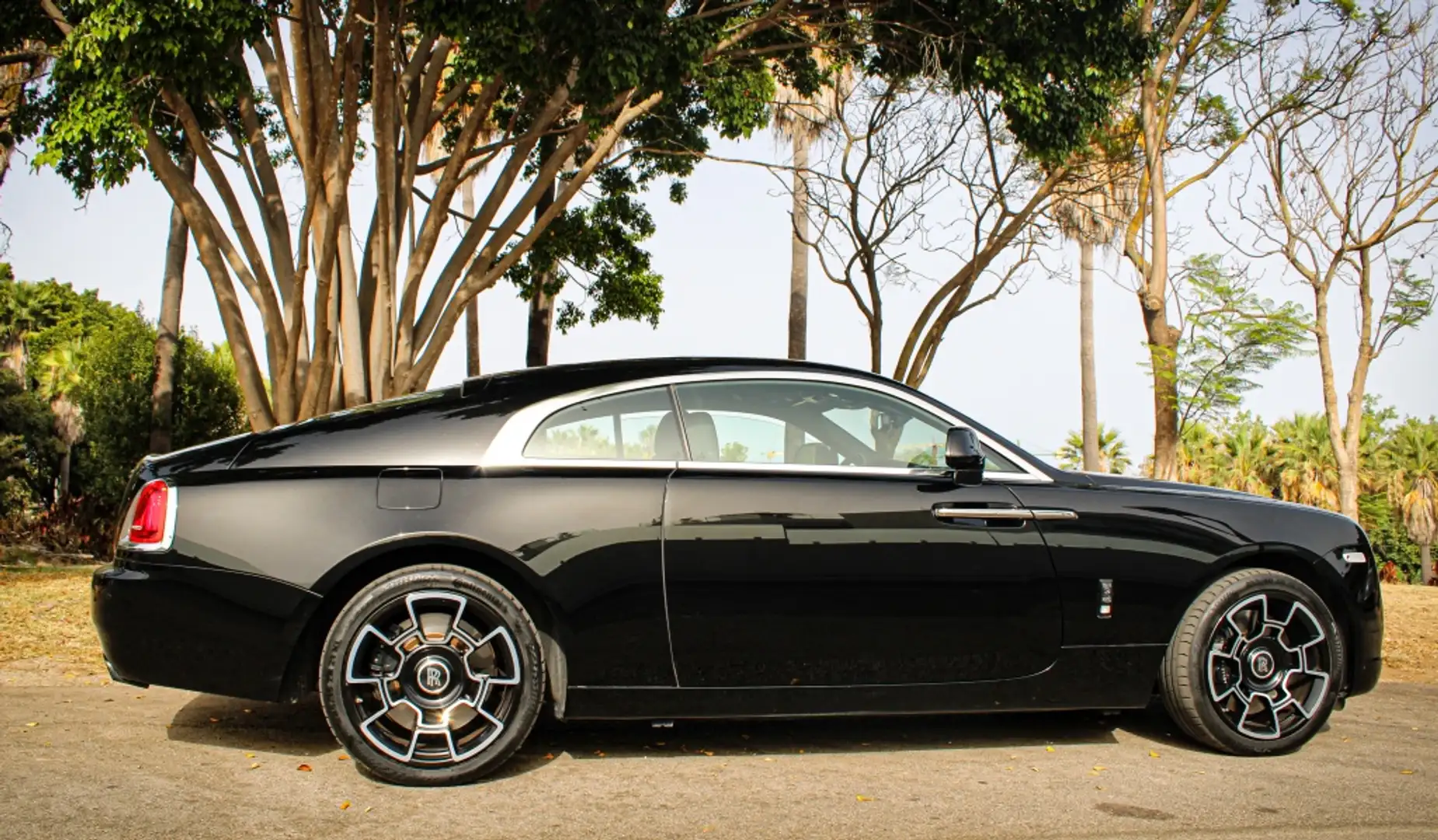 Rolls-Royce Wraith Black Badge Noir - 1
