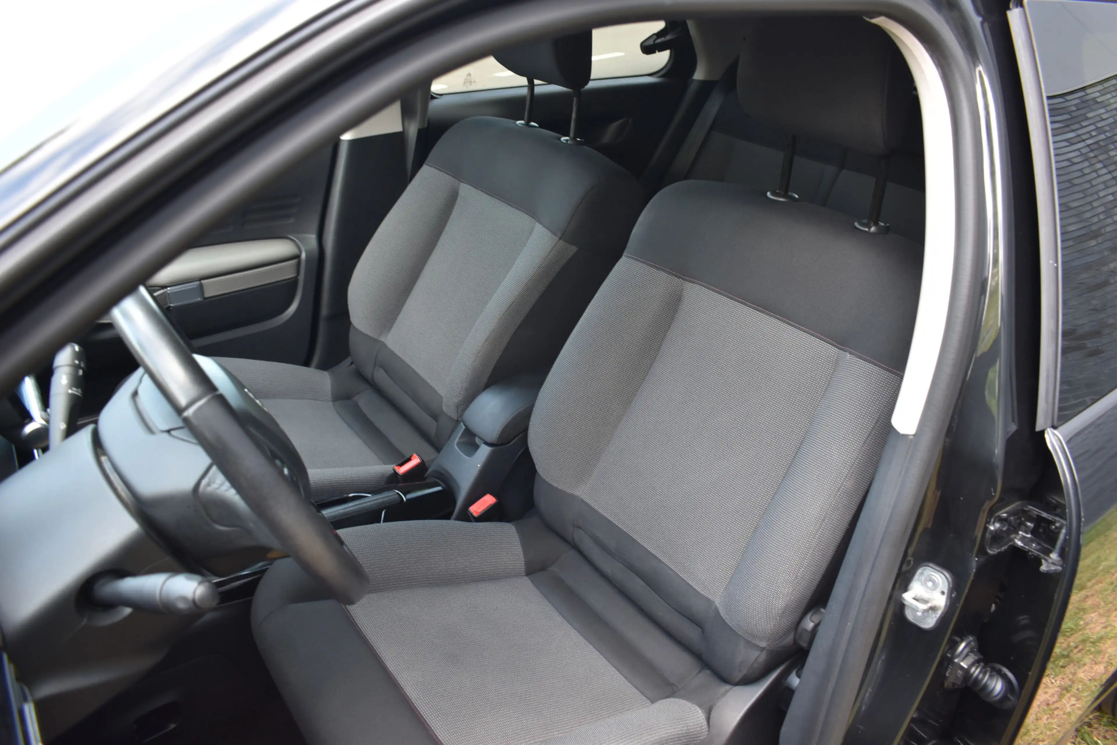Citroen C4 Cactus 1.2 PureTech Feel Trekhaak Navi Stoelverwarming — photo 10