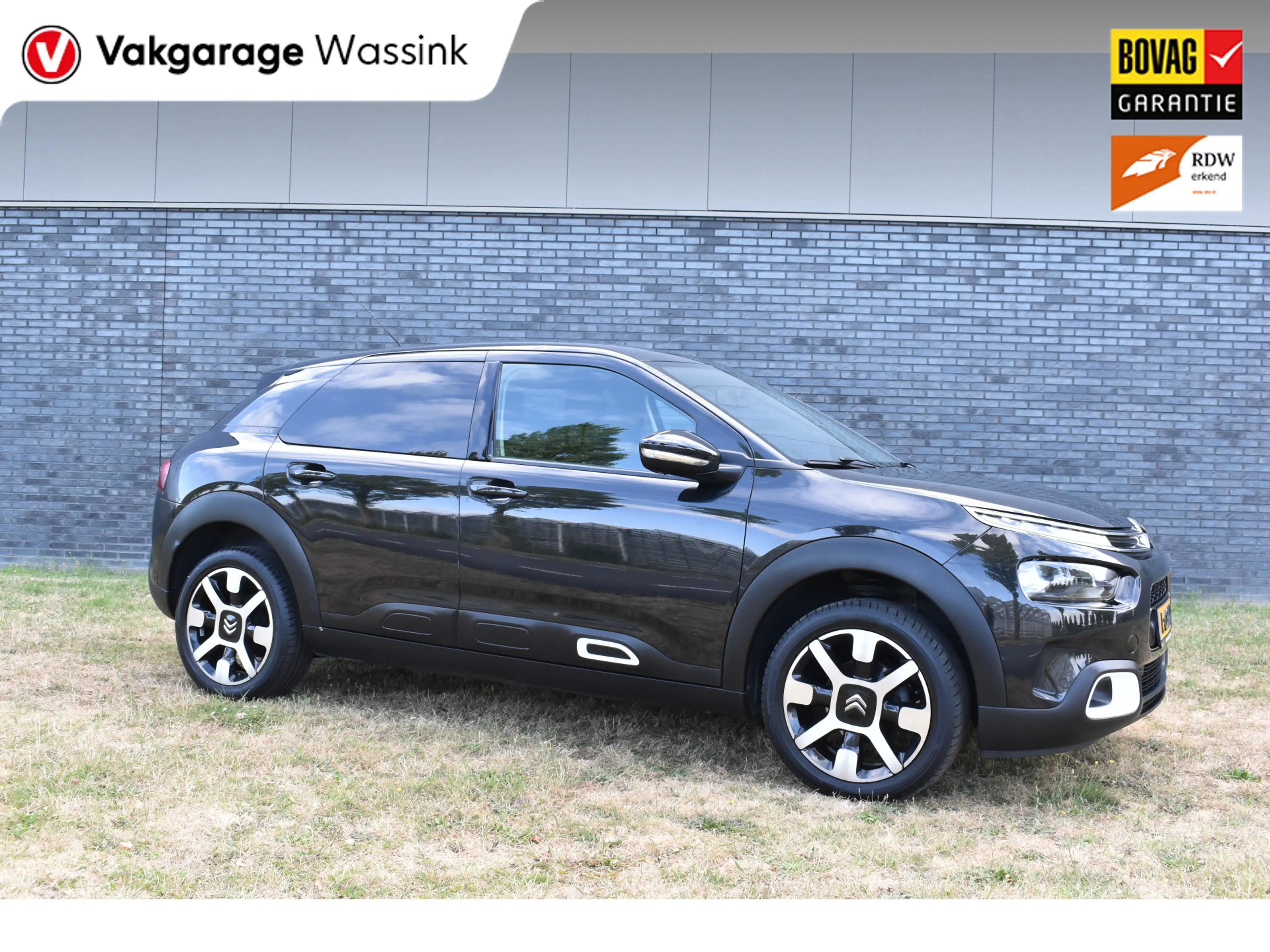Citroen C4 Cactus 1.2 PureTech Feel Trekhaak Navi Stoelverwarming
