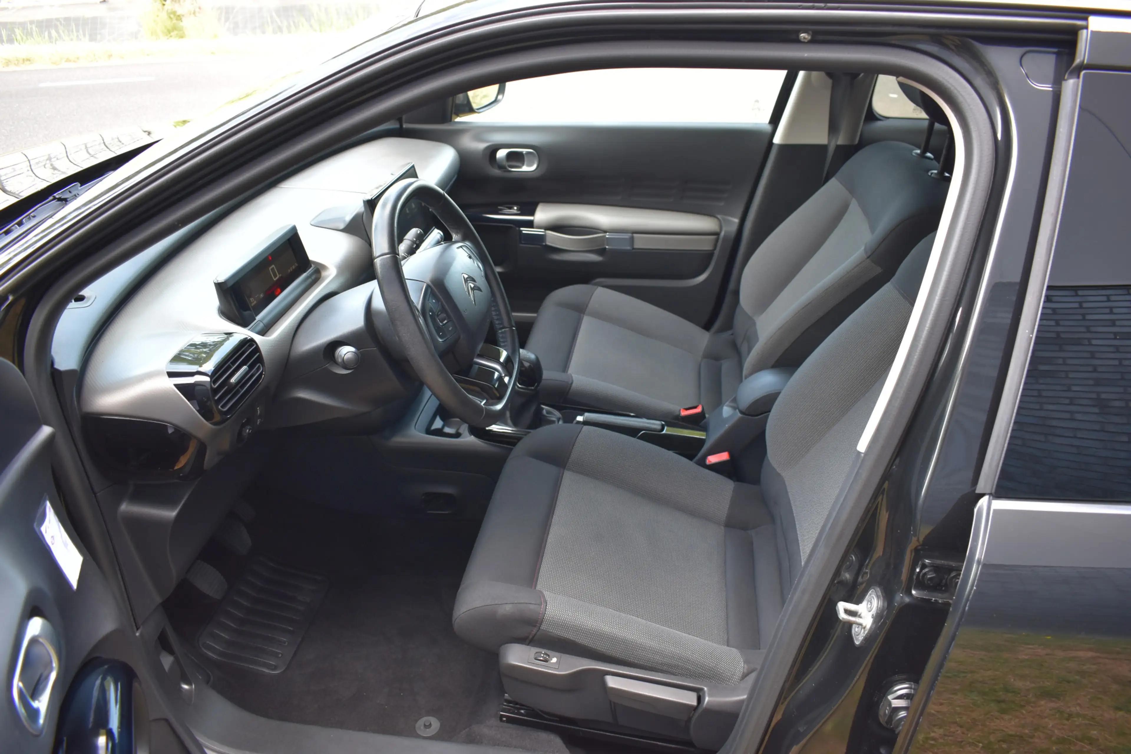 Citroen C4 Cactus 1.2 PureTech Feel Trekhaak Navi Stoelverwarming — photo 9