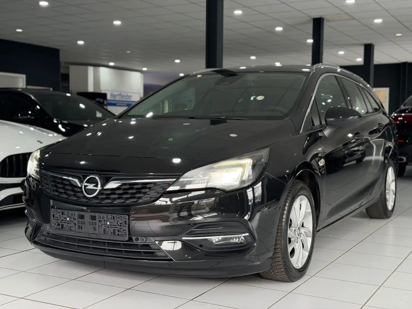 Opel Astra K Sports Tourer Elegance*AUTOMATIK*KAMERA* Noir - 1