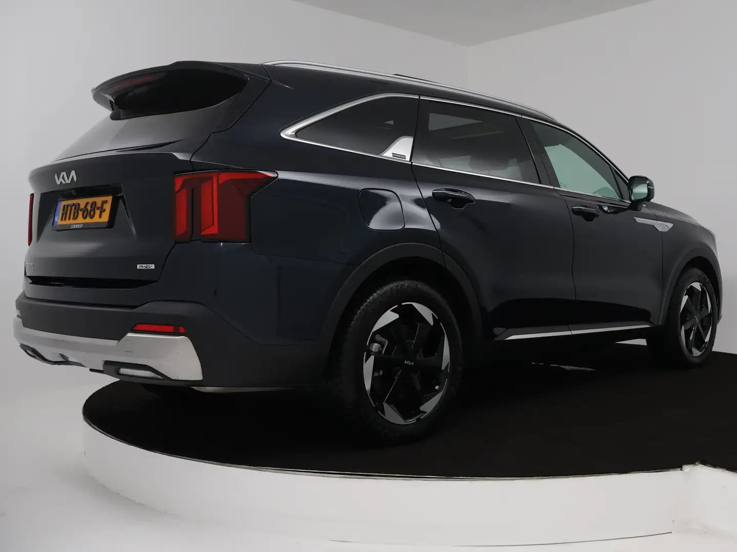 Kia Sorento 1.6 T-GDi Plug-in Hybrid 4WD ExecutiveLine 7p. | 1 Blauw - 2