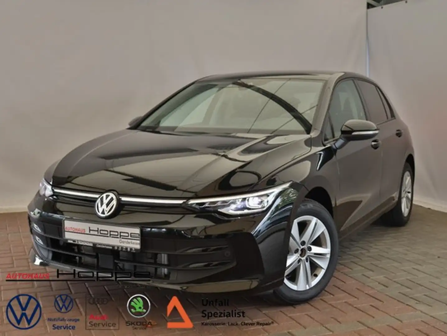 Volkswagen Golf VIII Life 1.5 l TSI DSG+NAVI+LED+KLIMA+AMBIENTE Schwarz - 1