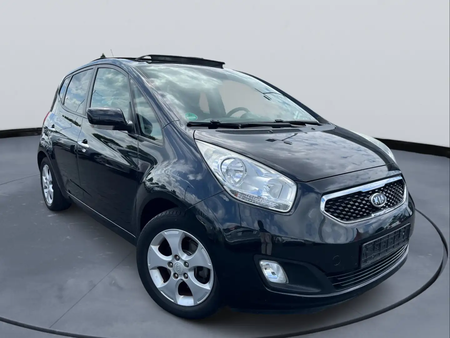 Kia Venga Spirit Schwarz - 1