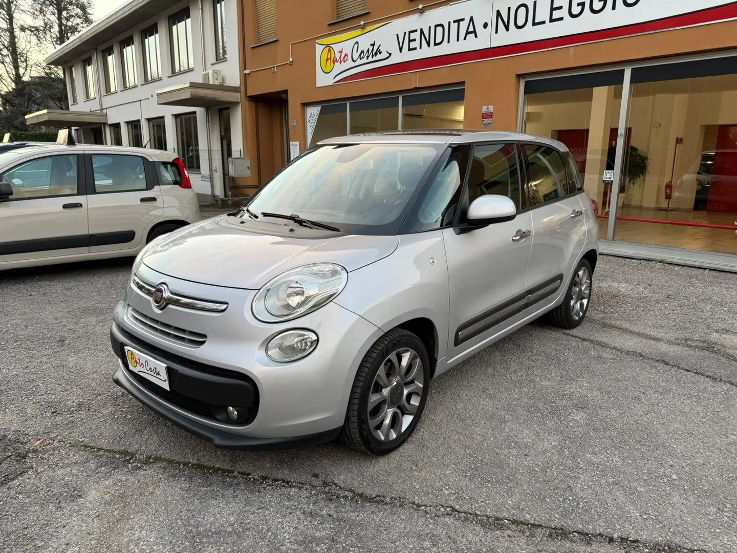 Fiat 500L 1.3 mjt Lounge 95cv AUTOMATICA UNICO PROPRIETARIO Gris - 2