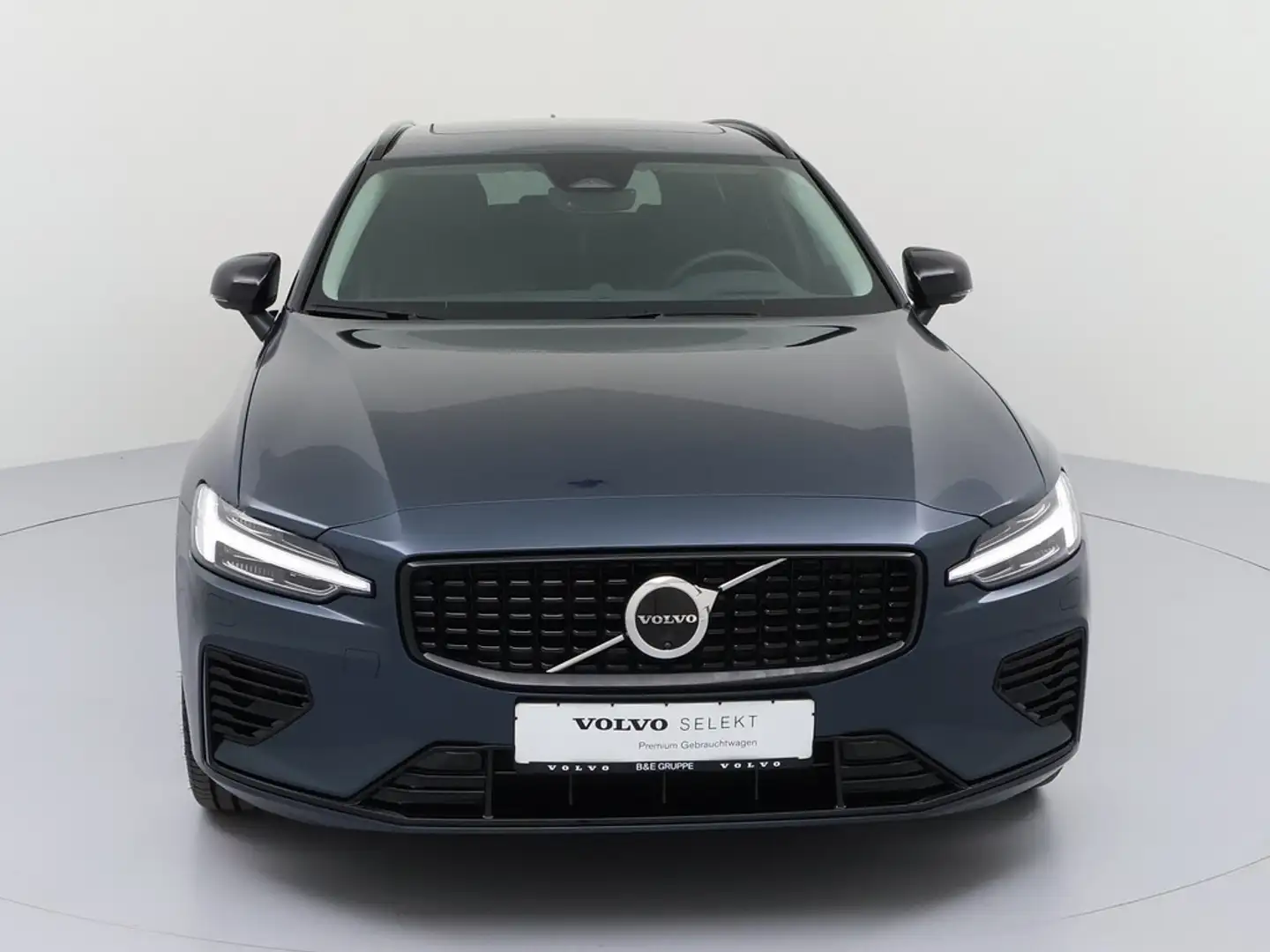 Volvo V60 Kombi T6 Ultra Dark Recharge Plug-In Hybrid AWD Blau - 2