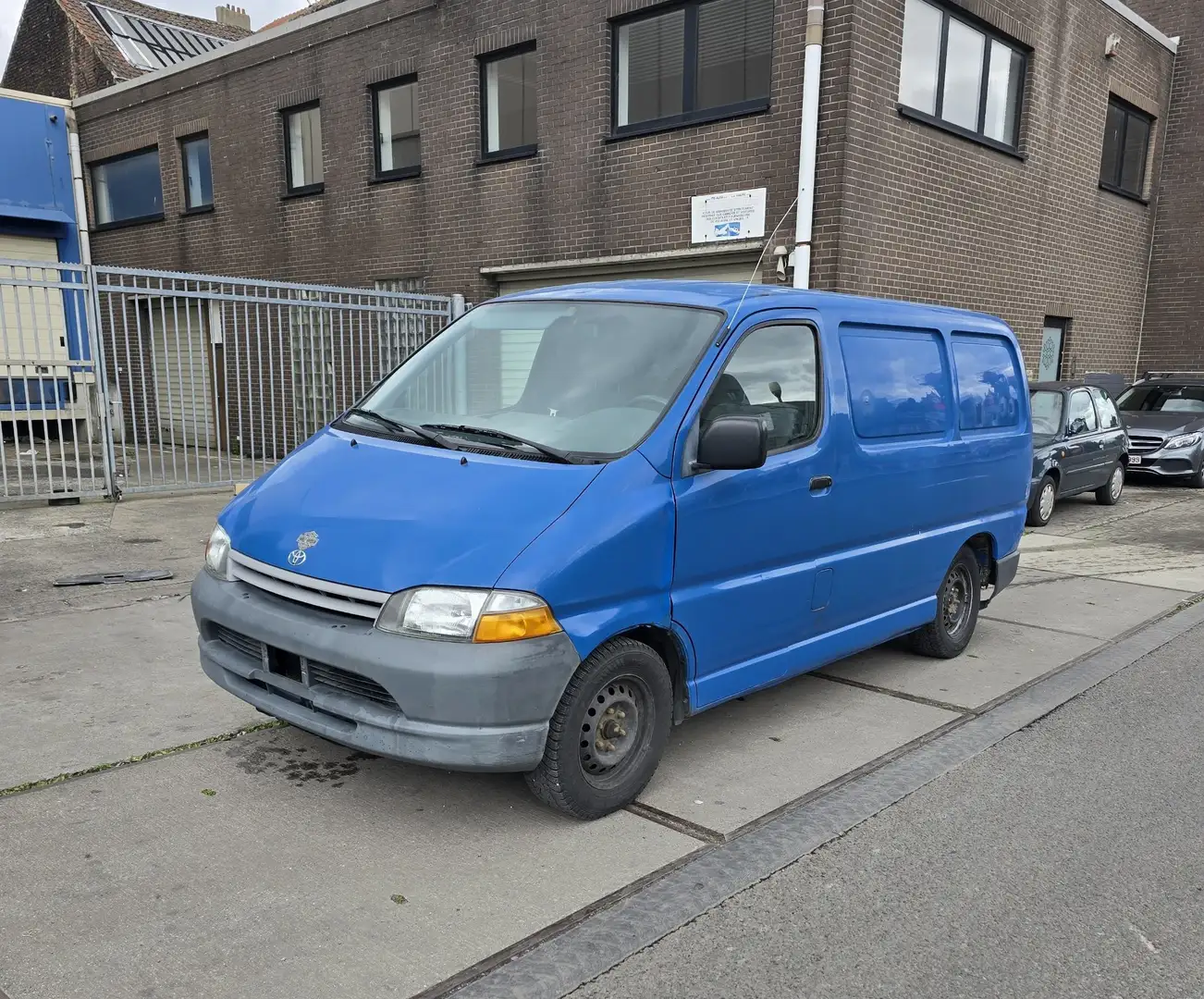 Toyota Hiace 2.4 D lx Diesel normal     EXPORT - 1