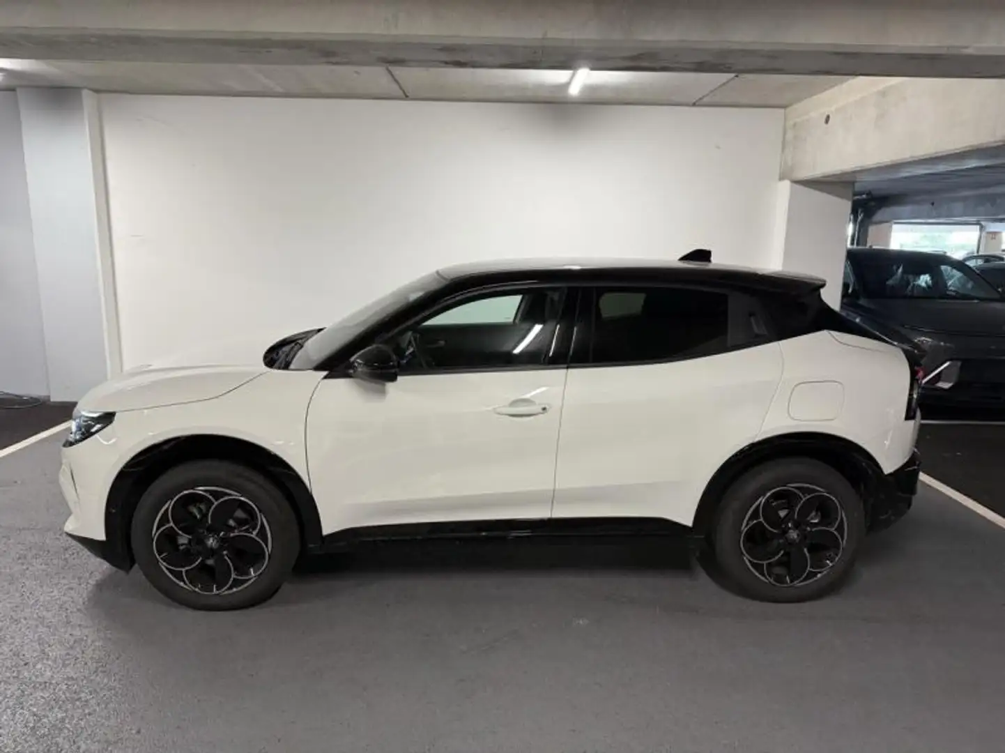 Alfa Romeo Junior Elettrica 156ch Premium Blanc - 2