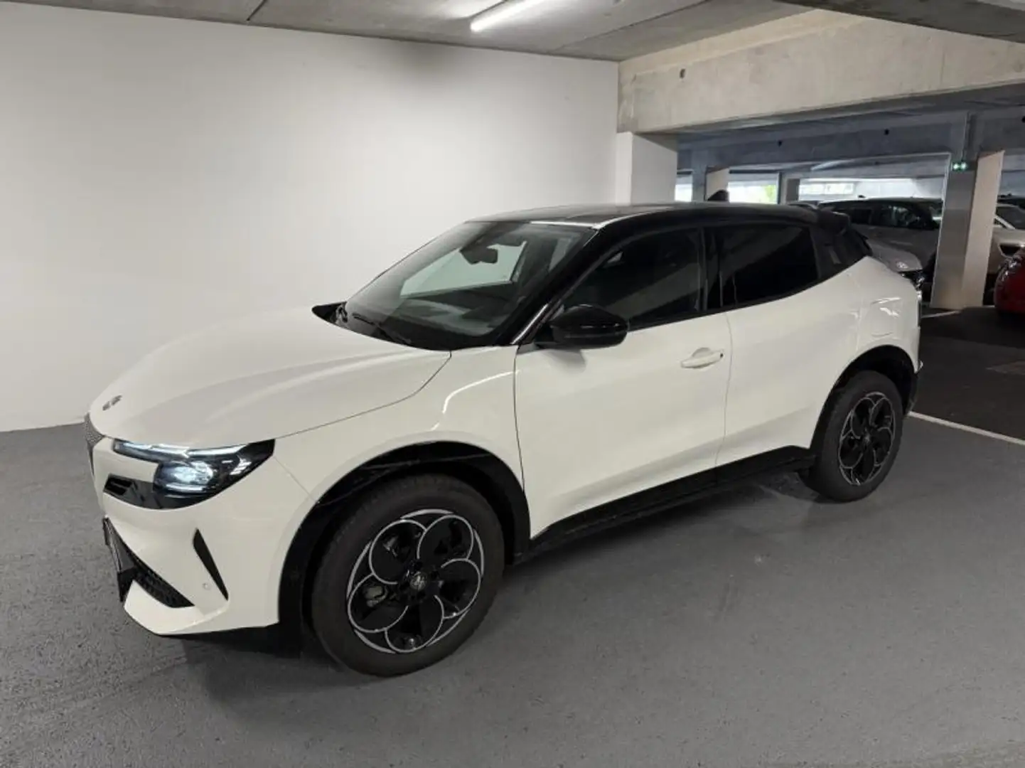 Alfa Romeo Junior Elettrica 156ch Premium Blanc - 1