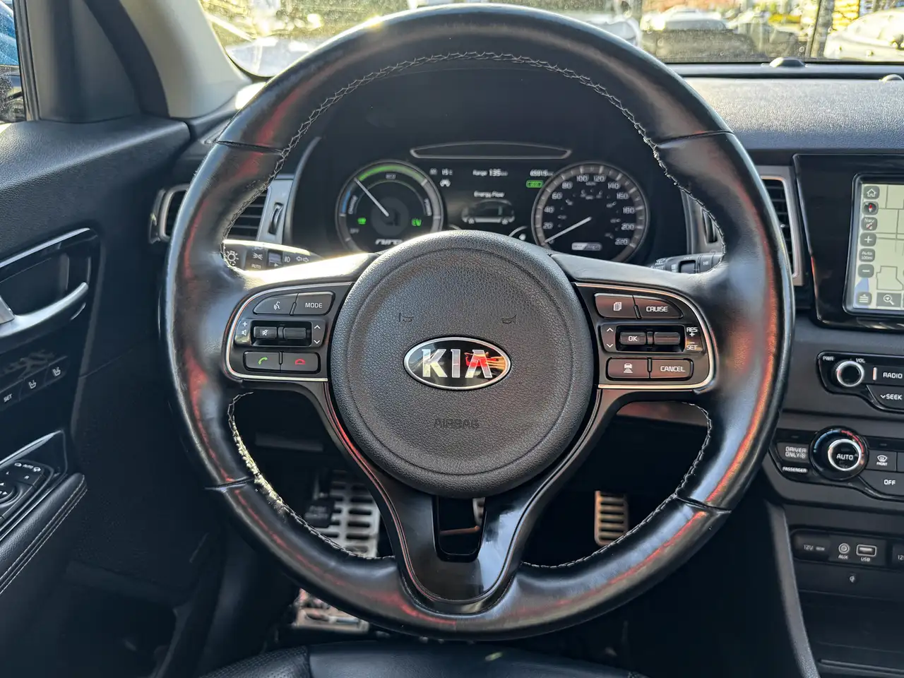 Kia Niro снимка Kia Niro