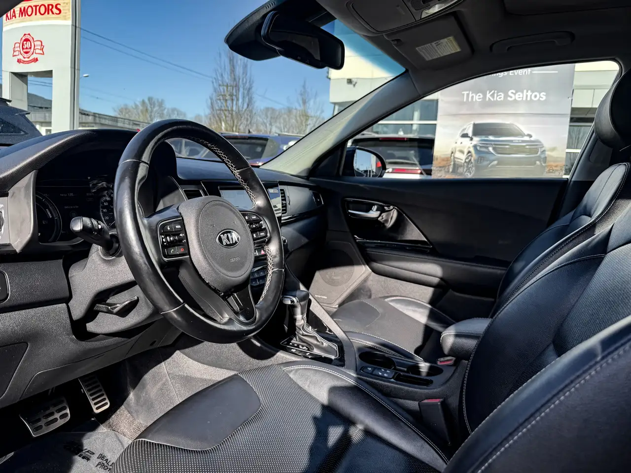 Kia Niro снимка Kia Niro