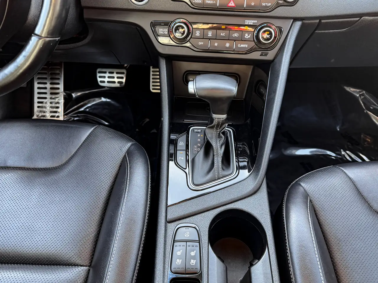 Kia Niro снимка Kia Niro