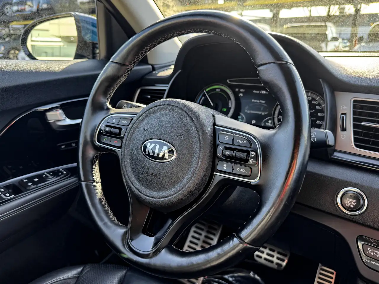 Kia Niro снимка Kia Niro