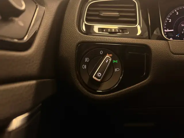 Volkswagen Golf view 15