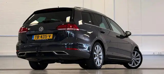 Volkswagen Golf view 4