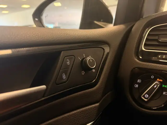 Volkswagen Golf view 14