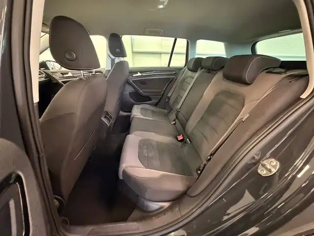 Volkswagen Golf view 8