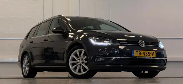Volkswagen Golf view 2