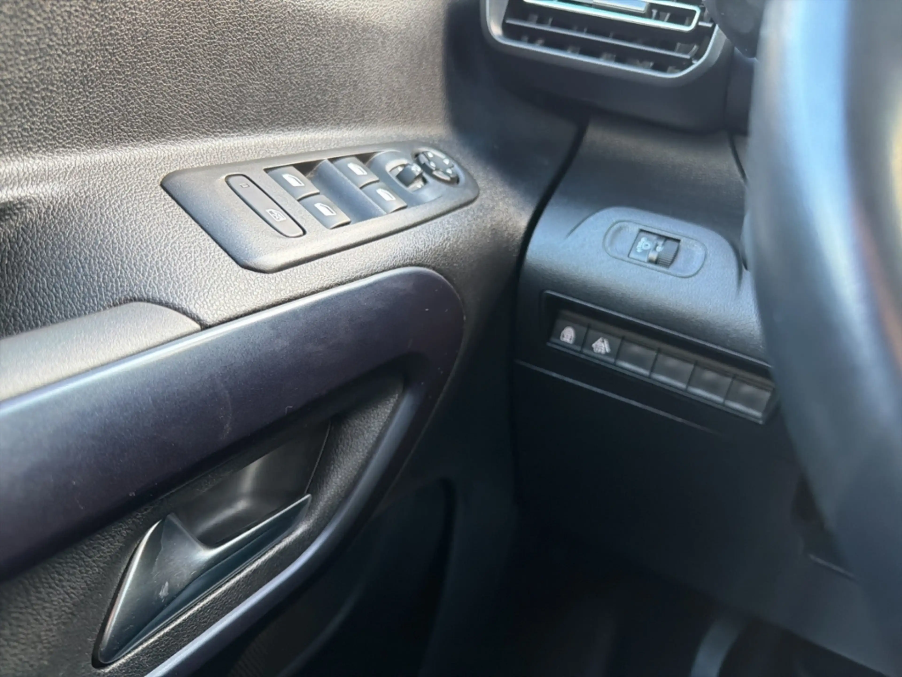 Peugeot Rifter Allure L2 7-Sitzer WR Navi Kamera App Sitzheizung — photo 22