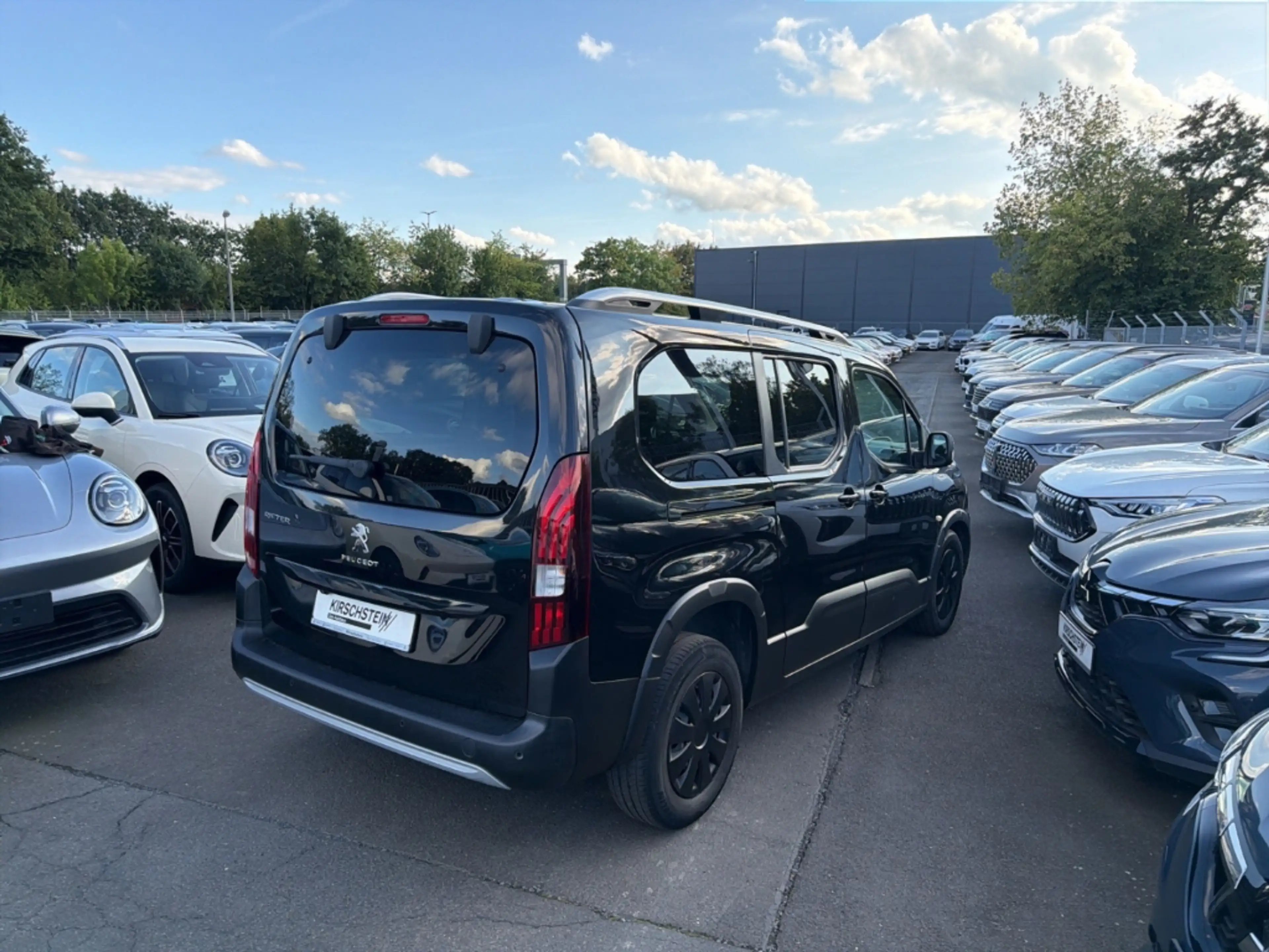 Peugeot Rifter Allure L2 7-Sitzer WR Navi Kamera App Sitzheizung — photo 31