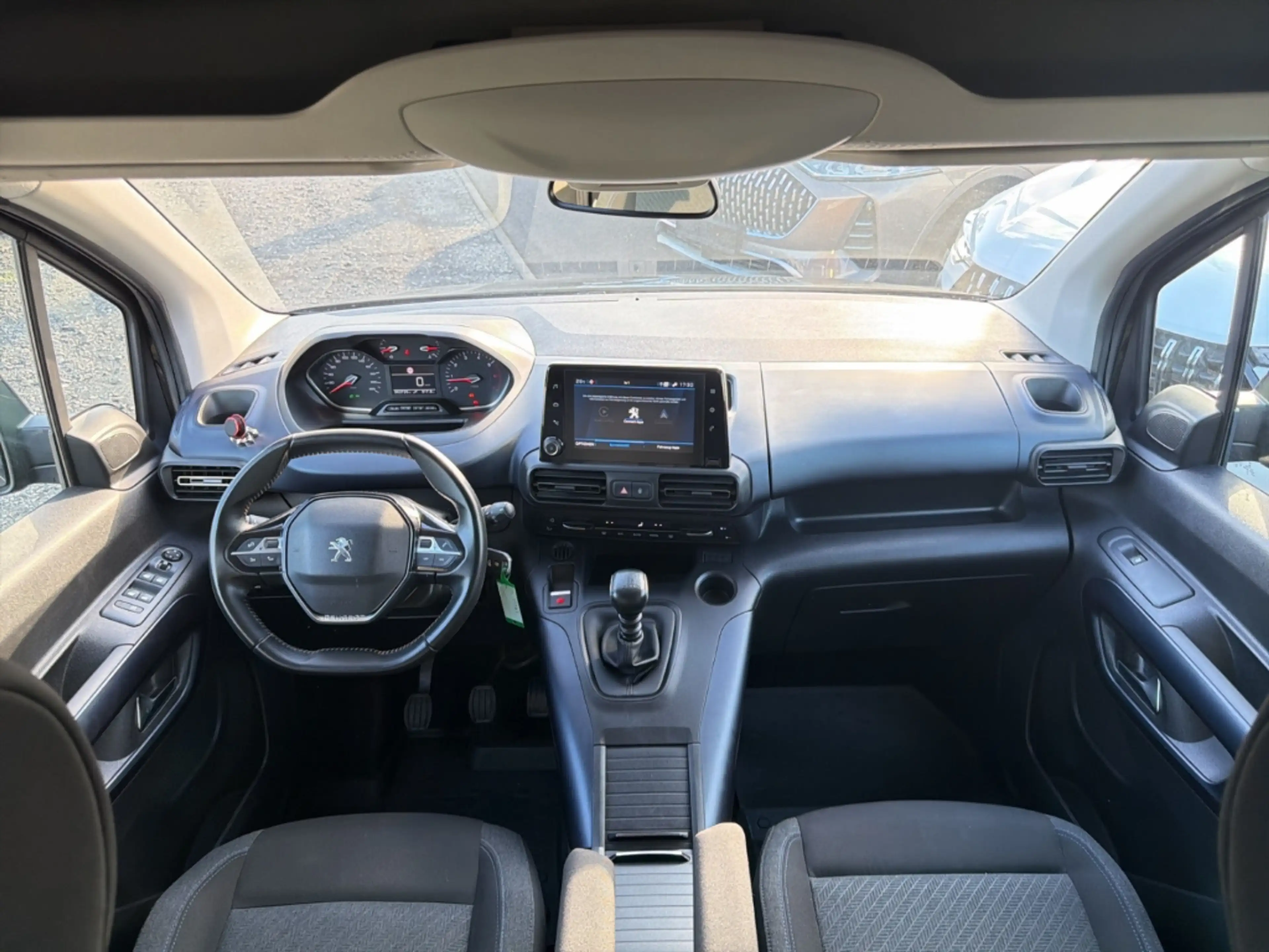Peugeot Rifter Allure L2 7-Sitzer WR Navi Kamera App Sitzheizung — photo 9