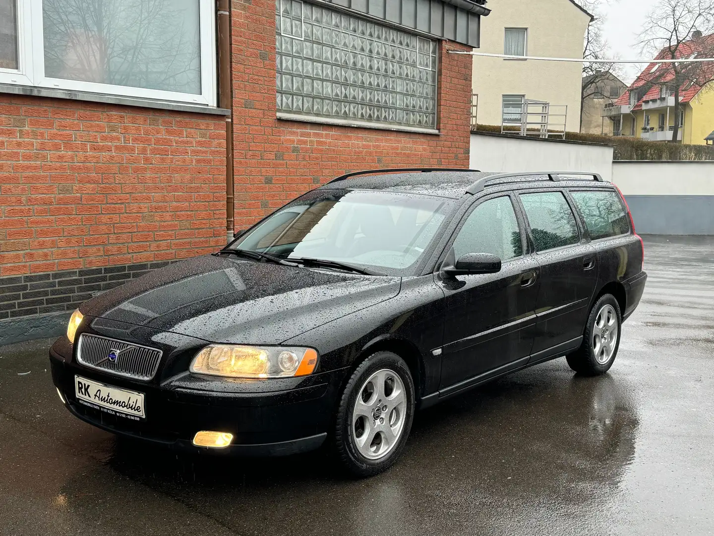 Volvo V70 Gas+Benzin Bi-Fuel Momentum Černá - 1