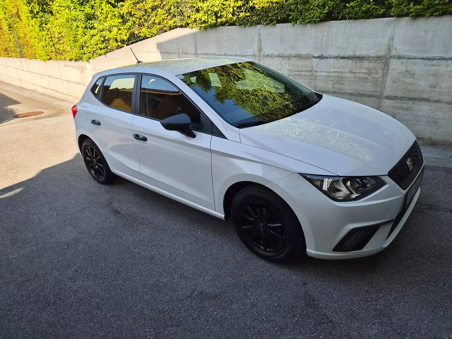 SEAT Ibiza Ibiza 1,0 Reference Reference Weiß - 2