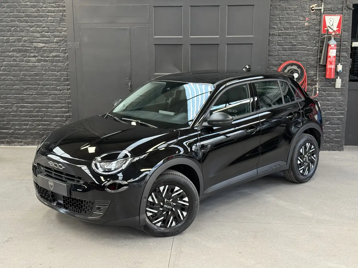 Fiat 600 HYBRID 136pk #camera #navi #acc Noir - 1