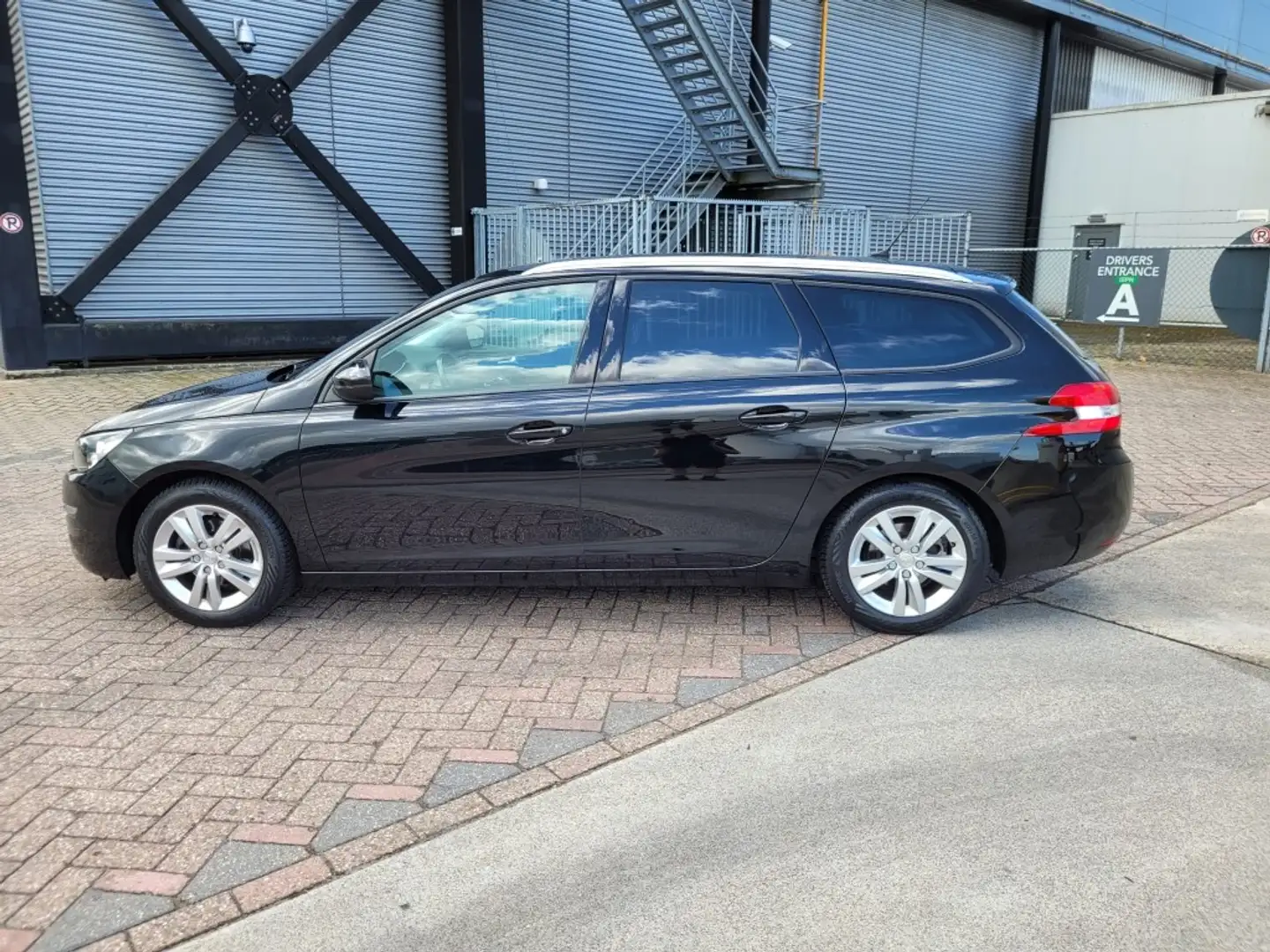 Peugeot 308 SW 1.2 PureTech Blue Lion Zwart - 2