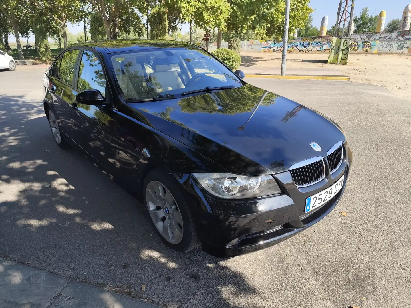 BMW 320 320i - 2