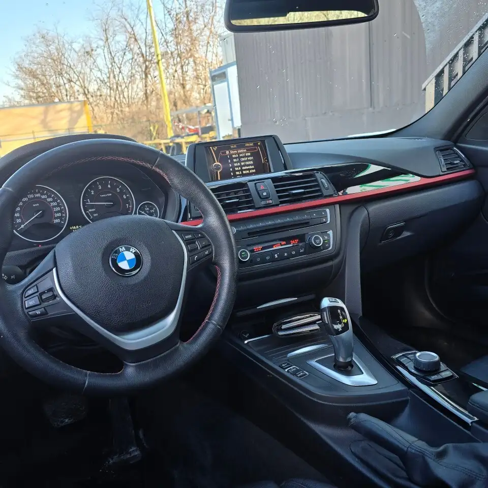 BMW 3 Series снимка BMW 3 Series