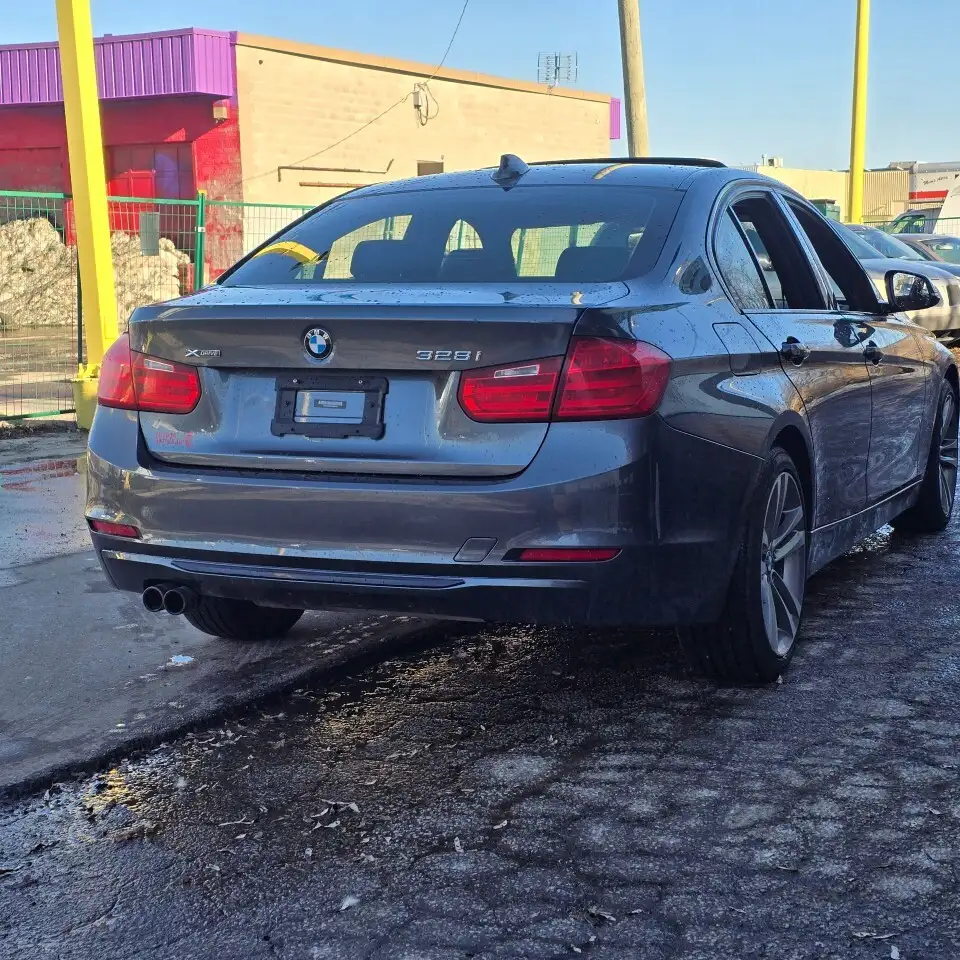 BMW 3 Series снимка BMW 3 Series