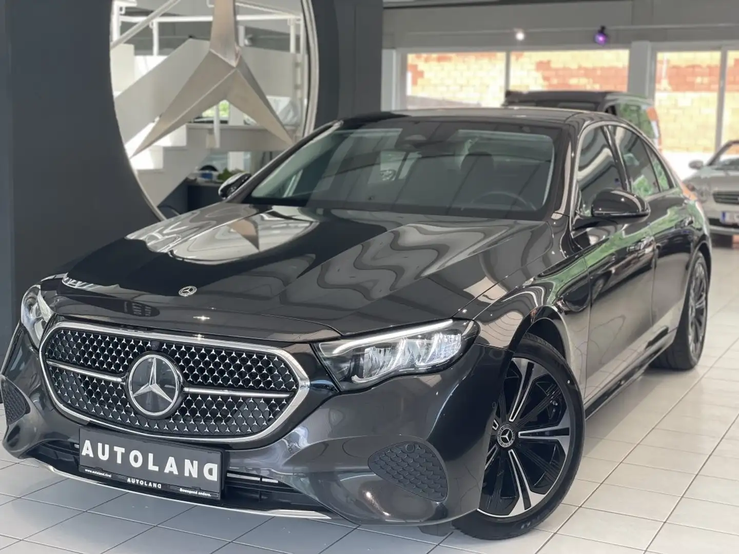 Mercedes-Benz E 220 d Avantgarde Advanced Panoramadach Gris - 1