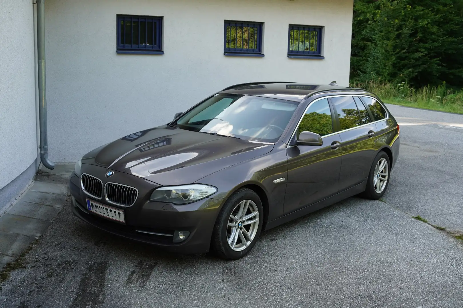 BMW 520 520d Touring Aut. F11 Braun - 1