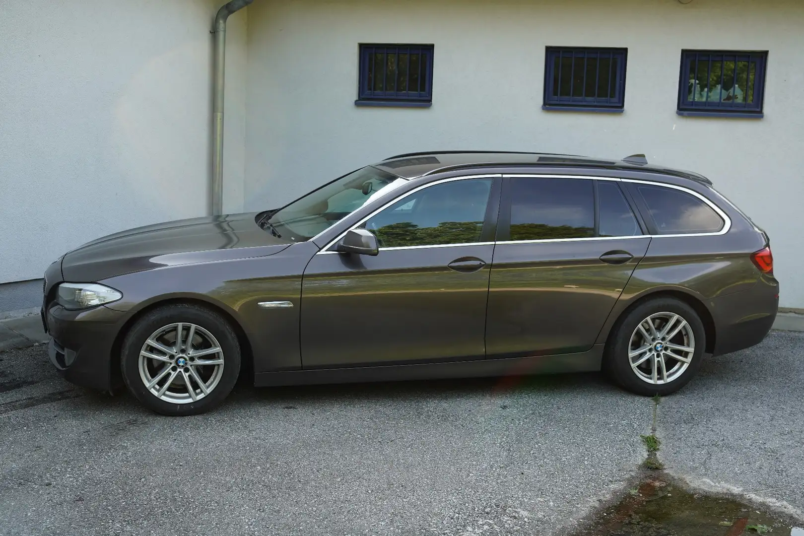 BMW 520 520d Touring Aut. F11 Braun - 2